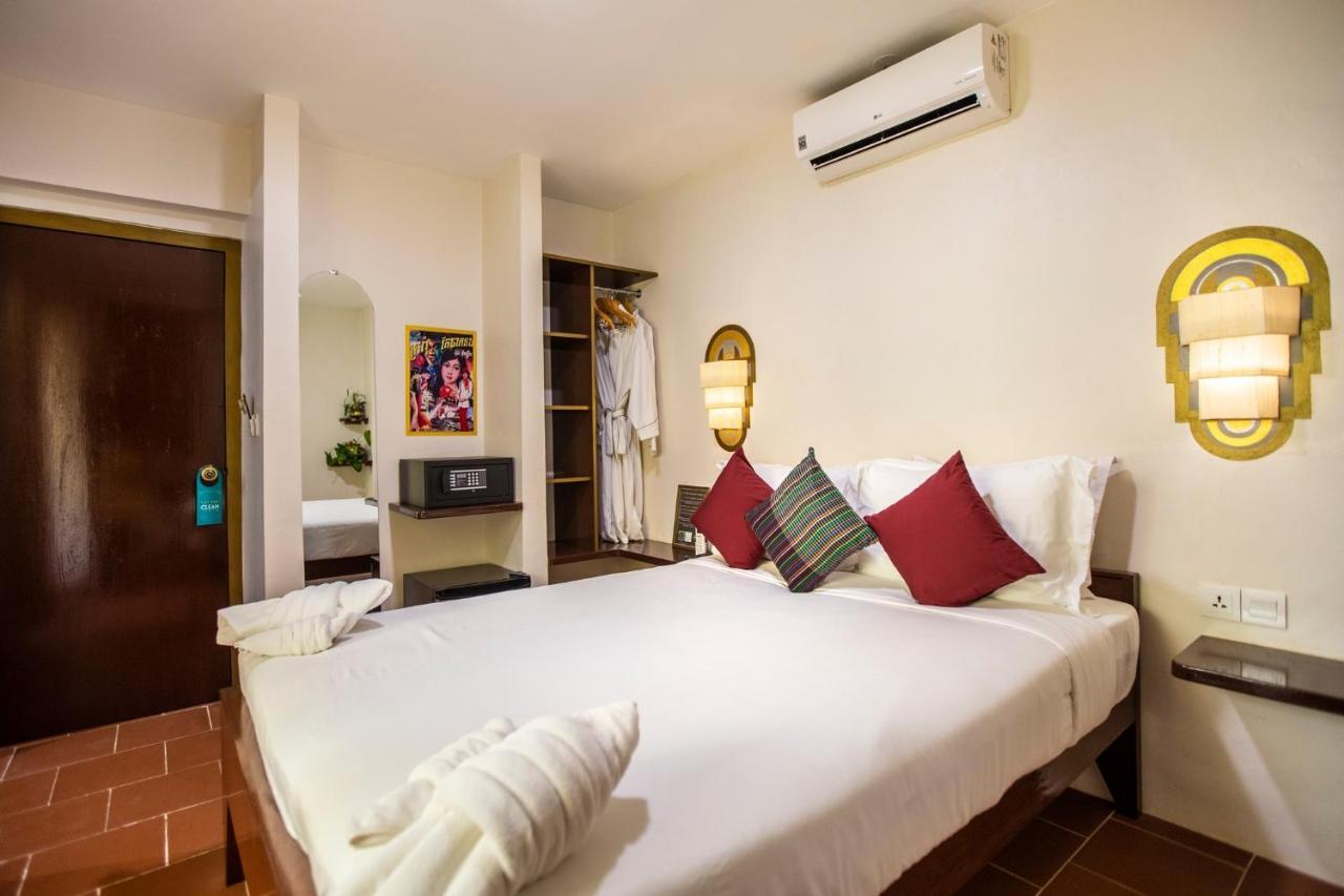 Hotel Old Cinema กำปอต ภายนอก รูปภาพ