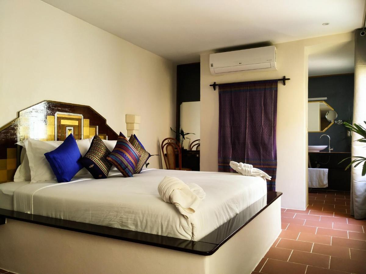Hotel Old Cinema กำปอต ภายนอก รูปภาพ